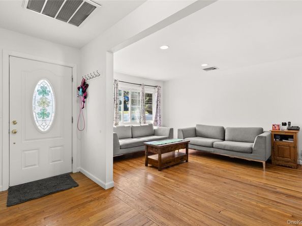 18 Wexford Street, Huntington NY 11743