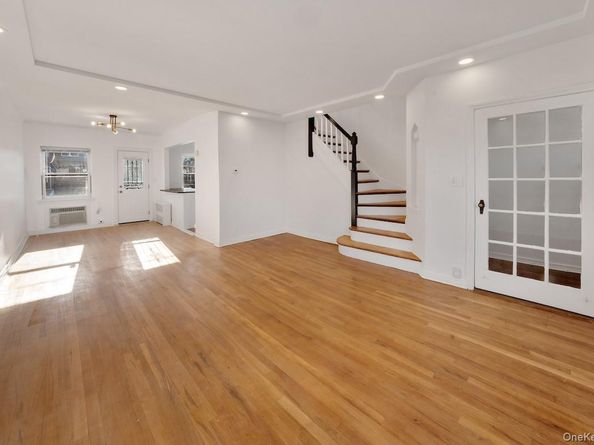 8256 Eliot Avenue, Middle Village NY 11379