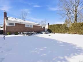 10 Darnley Place, Huntington Station NY 11746
