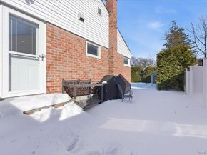 10 Darnley Place, Huntington Station NY 11746