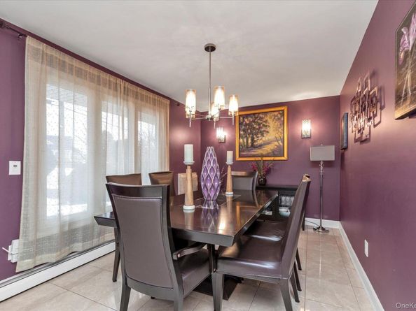 6 Cedar Drive E, Plainview NY 11803