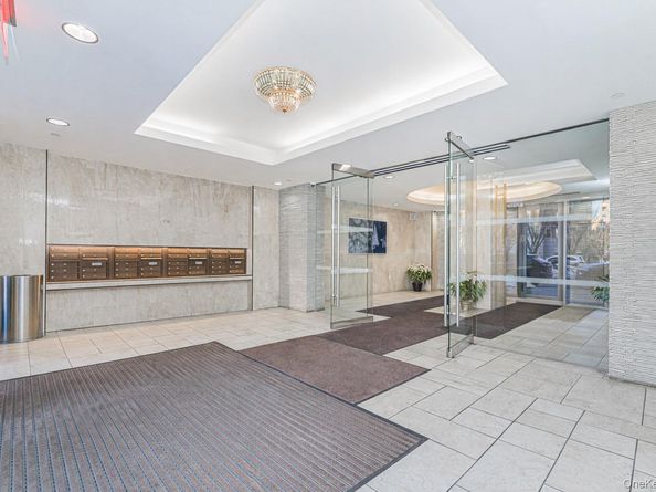 50 Oceana Drive W 3D, Brooklyn NY 11235