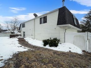 22 Meyer Lane, Medford NY 11763