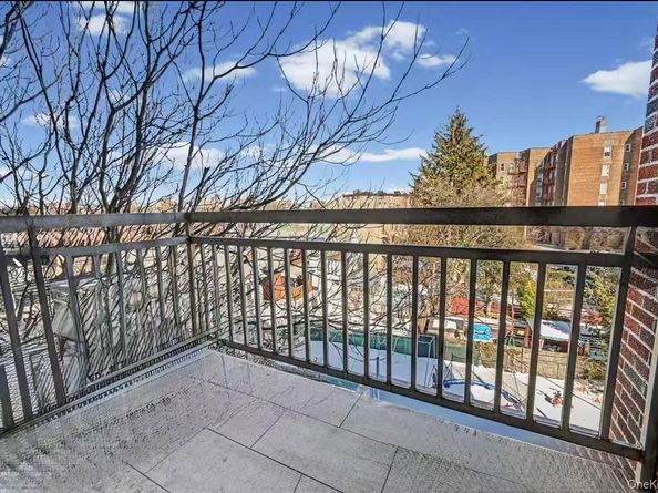 8409 Queens Boulevard 4B, Elmhurst NY 11373