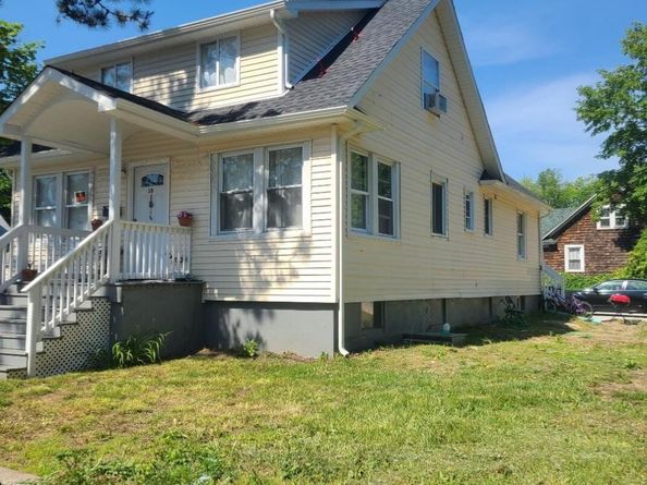 10 Ross Avenue, Bay Shore NY 11706