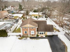 4 Rowe Street, Coram NY 11727