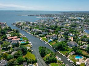 147 Eaton Lane, West Islip NY 11795