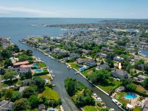 147 Eaton Lane, West Islip NY 11795