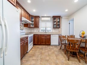 36 W Windsor Parkway, Oceanside NY 11572