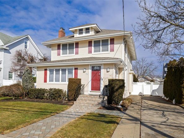 36 W Windsor Parkway, Oceanside NY 11572