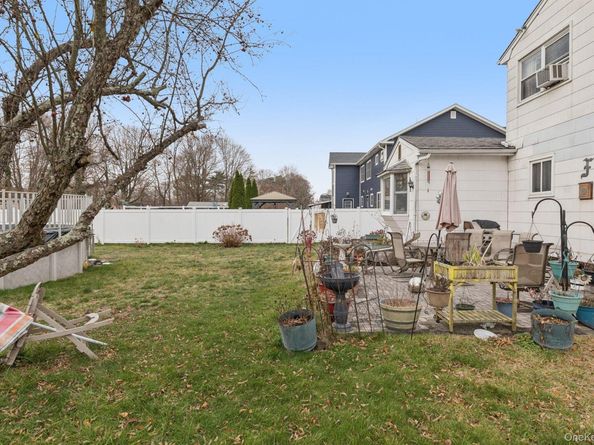 182 Evergreen Avenue, Brentwood NY 11717