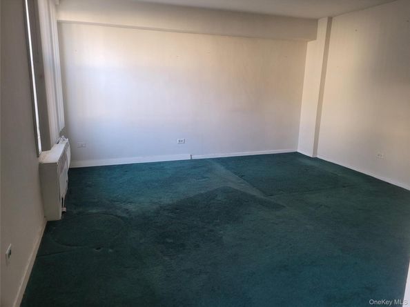 43-25 Douglaston Parkway 4J, Douglaston NY 11363