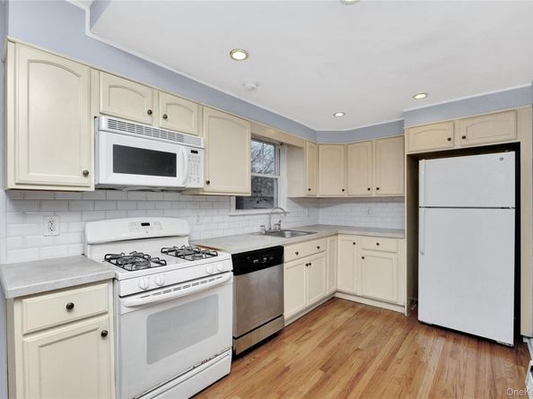 842 Brook Street, West Babylon NY 11704