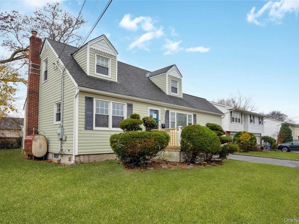 842 Brook Street, West Babylon NY 11704