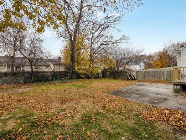 842 Brook Street, West Babylon NY 11704