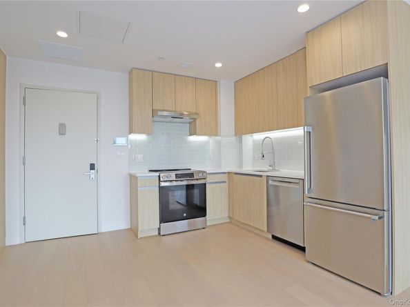 15002 Northern Boulevard 4B, Flushing NY 11354