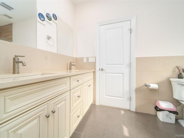 157 Evans Avenue, Albertson NY 11507