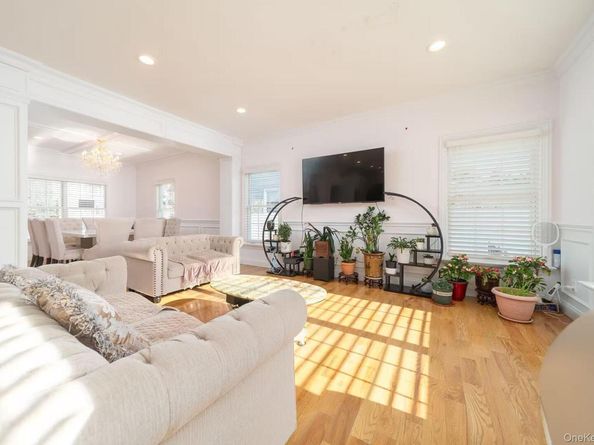 157 Evans Avenue, Albertson NY 11507