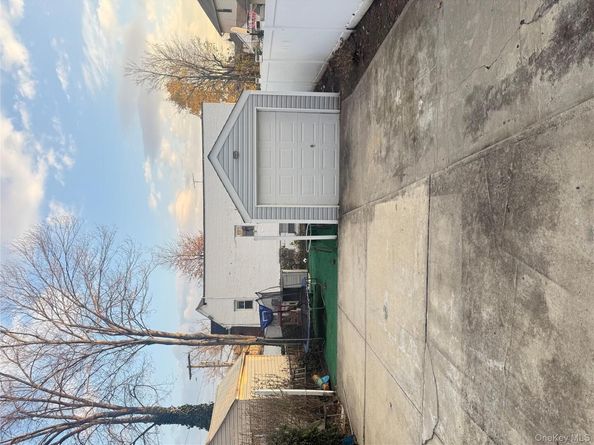 19456 114th Road, Saint Albans NY 11412