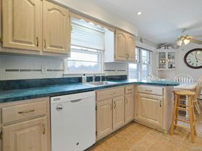 14 Aspen Way, Thornwood NY 10594