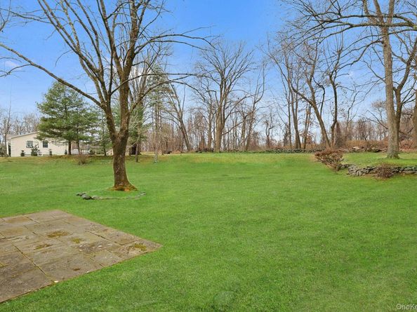 14 Aspen Way, Thornwood NY 10594