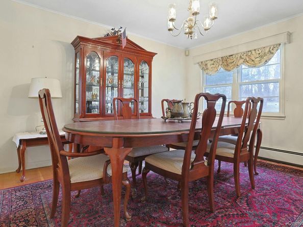 14 Aspen Way, Thornwood NY 10594