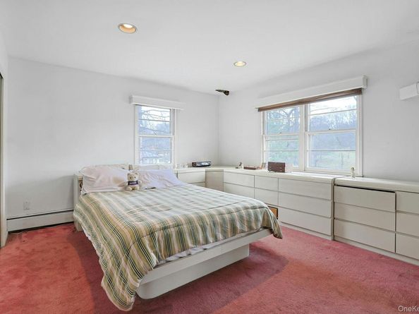 14 Aspen Way, Thornwood NY 10594