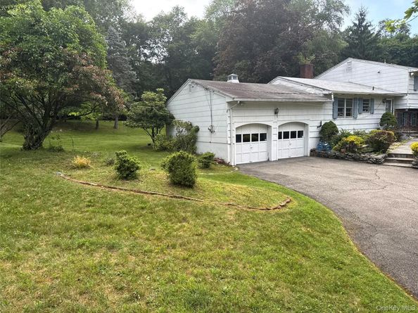 14 Aspen Way, Thornwood NY 10594