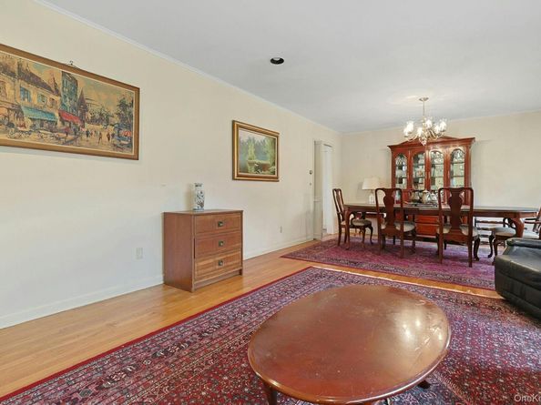 14 Aspen Way, Thornwood NY 10594