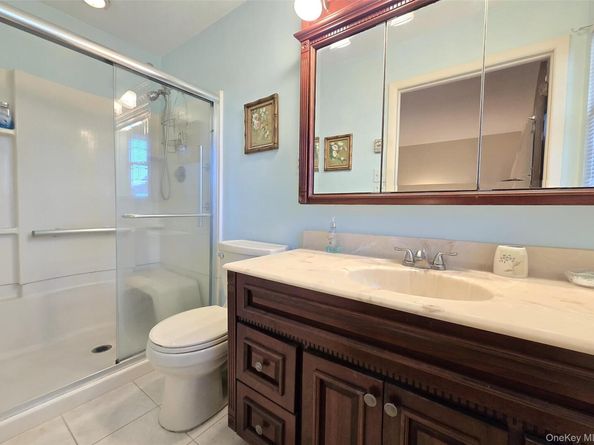 289 Cardiff Court B, Ridge NY 11961