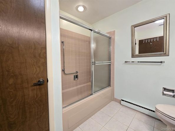 289 Cardiff Court B, Ridge NY 11961