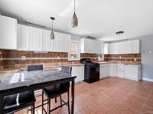 1074 Harrison Street, Uniondale NY 11553