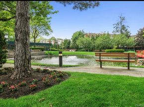 1 BAY CLUB Drive 6V, Bayside NY 11360