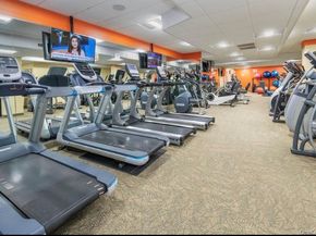 1 BAY CLUB Drive 6V, Bayside NY 11360