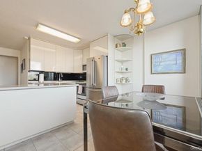 1 BAY CLUB Drive 6V, Bayside NY 11360