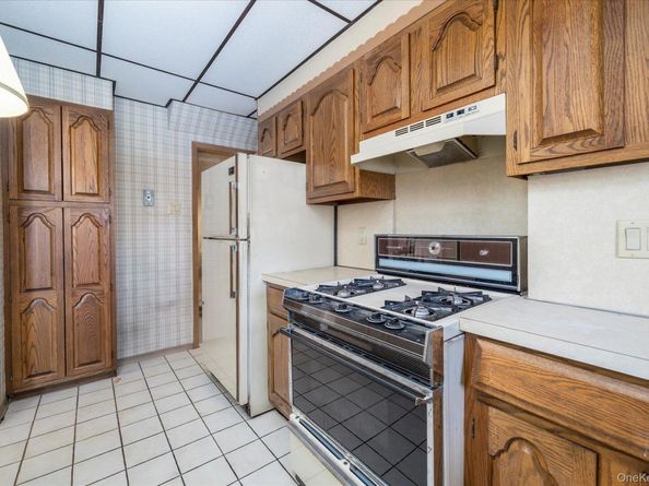 53-54 66th Street, Maspeth NY 11378