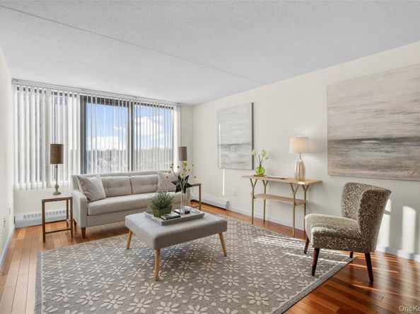 4 Martine Avenue 1011, White Plains NY 10606