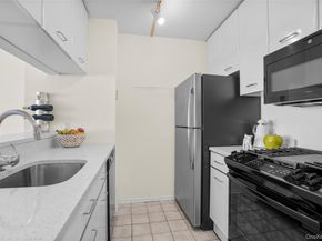 4 Martine Avenue 1011, White Plains NY 10606