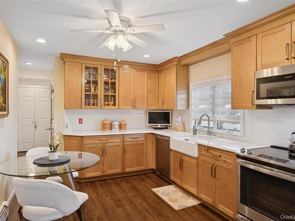 14 March Lane, Westbury NY 11590