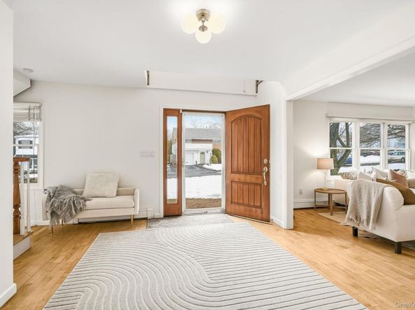 39 Lambert Lane, New Rochelle NY 10804