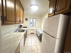 70 Lawrence Court B, White Plains NY 10603