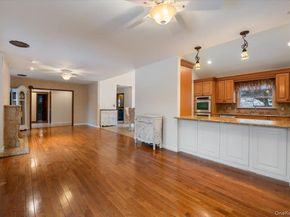 33 Fleets Cove Road, Huntington NY 11743