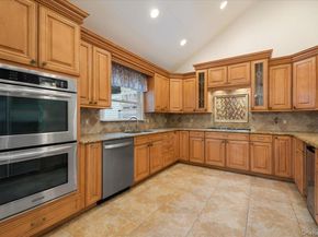 33 Fleets Cove Road, Huntington NY 11743