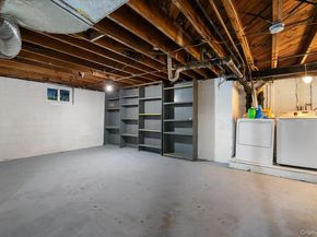 33 Fleets Cove Road, Huntington NY 11743