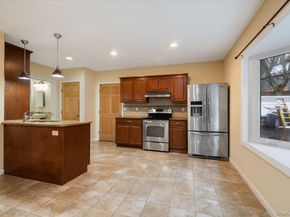 33 Fleets Cove Road, Huntington NY 11743