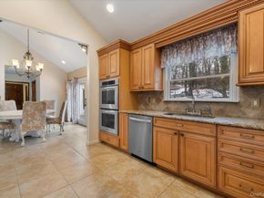 33 Fleets Cove Road, Huntington NY 11743