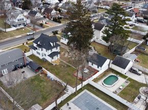 115 N Bergen Place, Freeport NY 11520