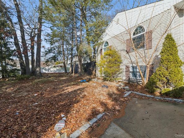 3 Allegheny Drive W, Farmingville NY 11738