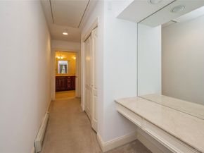 22 Meadow Court, Oakdale NY 11769