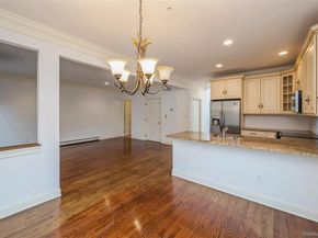 22 Meadow Court, Oakdale NY 11769